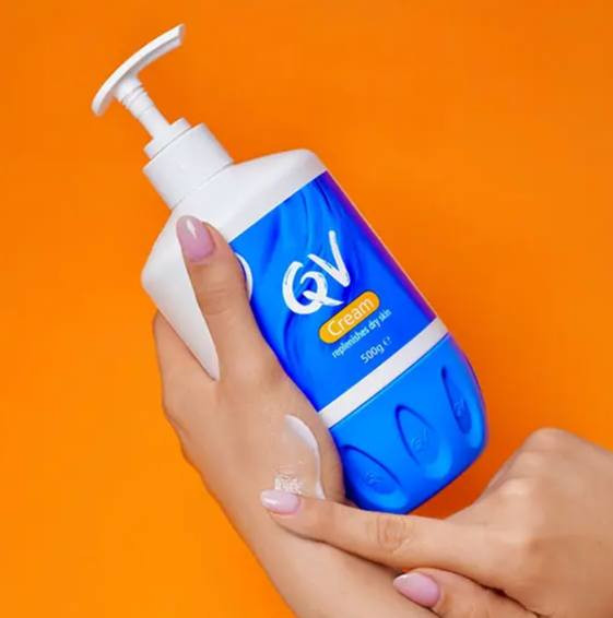 کرم مرطوب کننده پمپی کیو وی QV پوست خشک 500 گرم