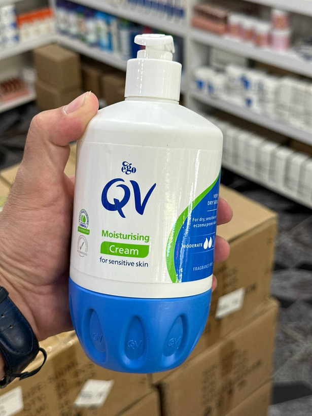 کرم مرطوب کننده پمپی کیو وی QV پوست خشک 500 گرم