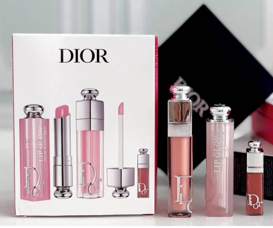 ست بالم و برق لب حجم‌ دهنده دیور مدل Addict Trio Gloss آبرسان، دارای عصاره جوجوبا و مناسب پوست لب معمولی، بسته 3 عددی