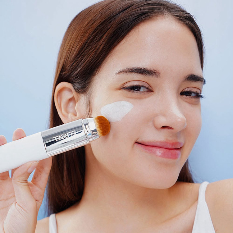 کرم پودر جادویی استیکی الروئل Elroel مدل Blanc Cover Cream Stick اورجینال